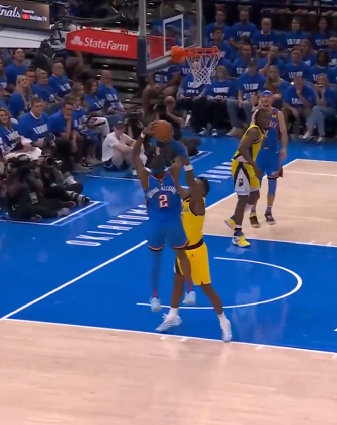 SGA knocked down a fadeaway jumper in the third quarter