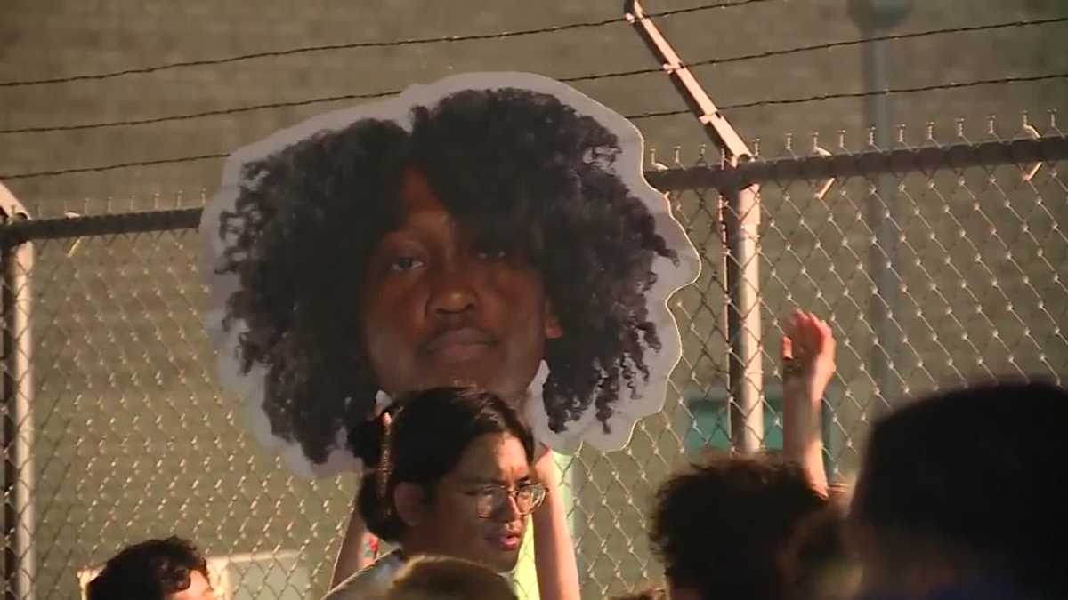 OKC airport asks Thunder fans not to gather after Game 6