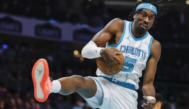 Suns add center Mark Williams in trade with Hornets