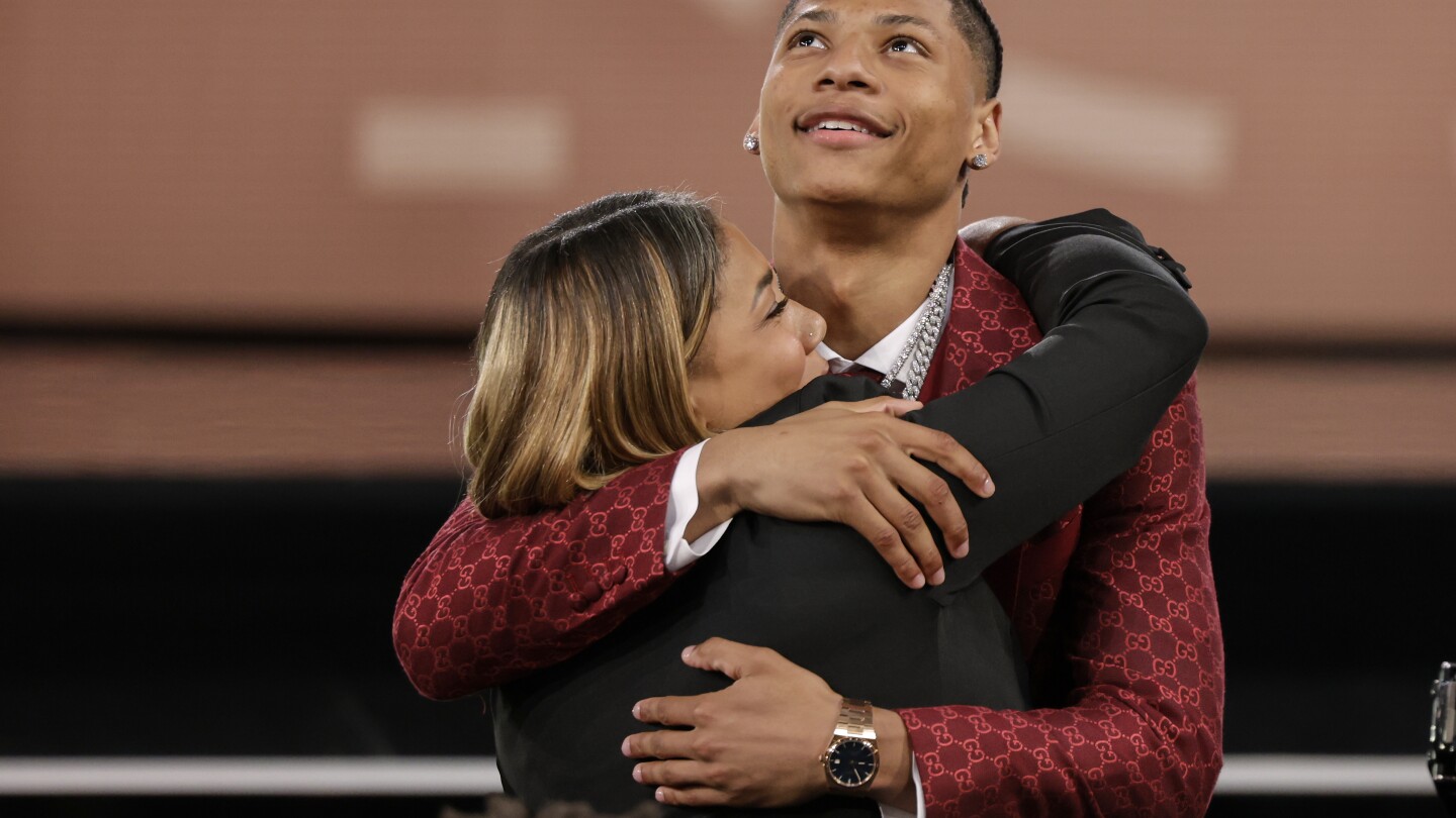 Moms take centerstage at NBA draft as sons appreciate all the effort they've put in