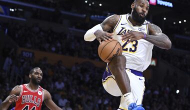 LeBron James returns from 7-game injury absence, and nothing else goes right in Lakers' blowout loss