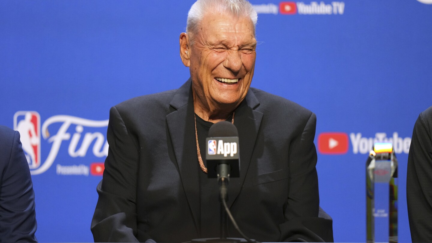 Don Nelson expresses his disappointment with Luka Doncic trade by wearing the star's shoes