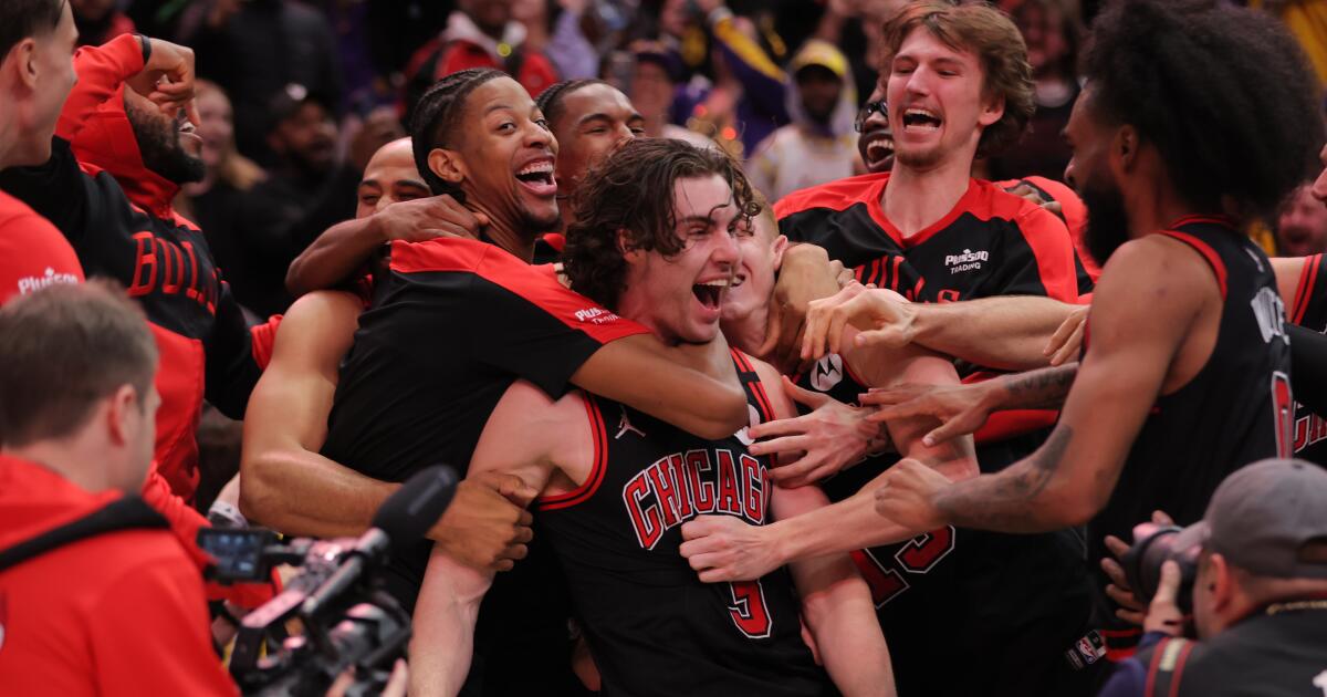 Bulls beat Lakers on Josh Giddey's half-court shot at final buzzer