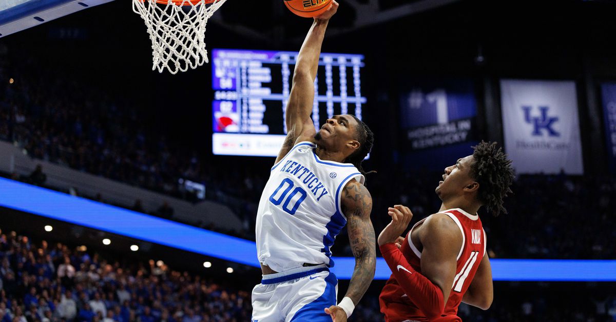 Kentucky Basketball will play Arkansas in Fayetteville this season