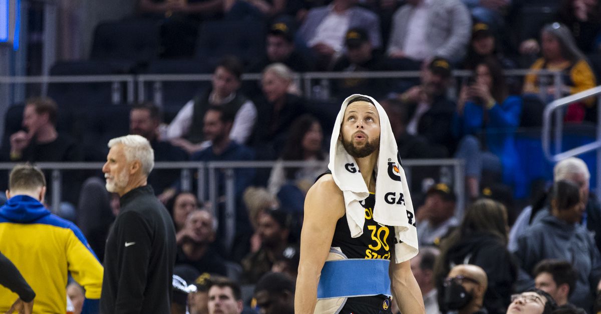NBA injuries: Warriors Steph Curry leaves game vs. Raptors after fall