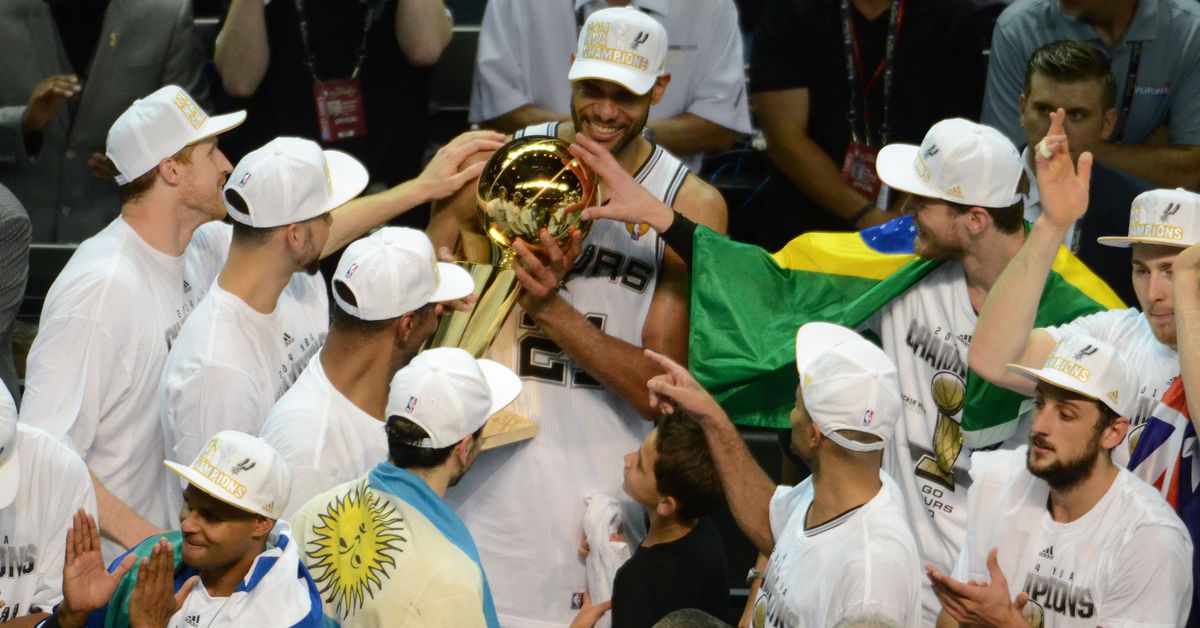 ESPN’s Mike Breen thinks the 2014 San Antonio Spurs played the best team ball ever