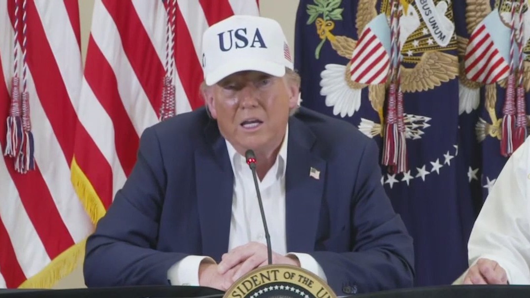 Texas floods: Pres., First Lady Trump tour Kerr County