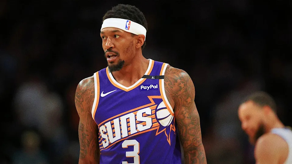 Phoenix Suns guard Bradley Beal (3) reacts during the first half against the Golden State Warriors at Footprint Center.