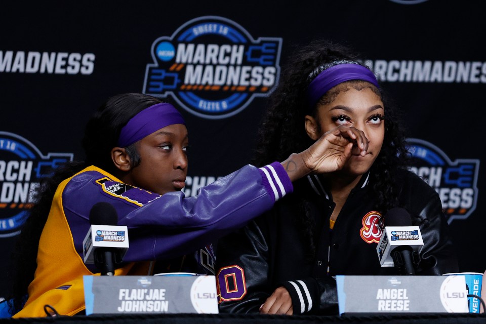 Johnson came to the defense of her superstar college teammate