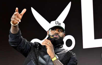 Skip Bayless sparks outrage after calling LeBron James a “con artist” over Cleveland Cavaliers facility visit