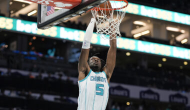 Lakers' trade for Hornets center Mark Williams rescinded