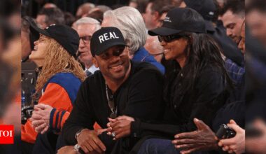 “He sucks,” Russell Wilson trolled by fans at Knicks-Clippers game | NFL News