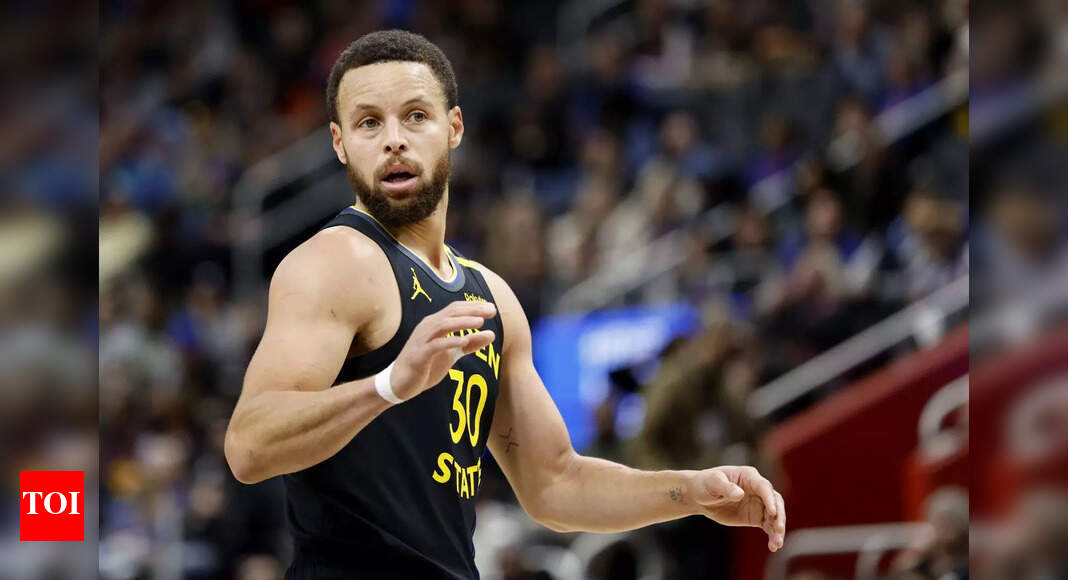 Stephen Curry leaves Toronto Raptors vs Golden State Warriors game after hard landing on tailbone in third quarter | NBA News