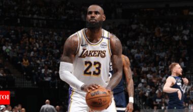 LeBron James responds after viral Cleveland Cavaliers' photo triggers Los Angeles Lakers exit rumors | NBA News