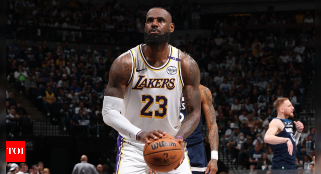 LeBron James responds after viral Cleveland Cavaliers' photo triggers Los Angeles Lakers exit rumors | NBA News