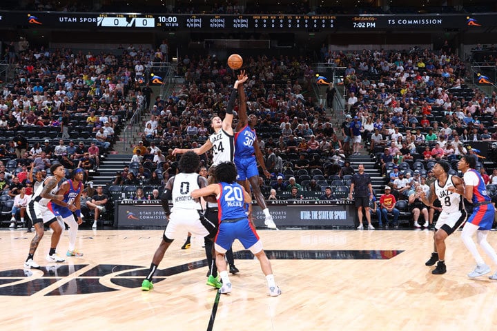 Jazz-Sixers tip-off Jazz-Sixers tip-off