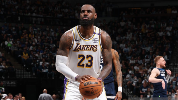 LeBron James makes bold player option move as Golden State Warriors rumors spark NBA buzz (Image Source: Getty Images) LeBron James (Image Source: Getty Images)