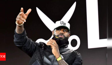 Skip Bayless sparks outrage after calling LeBron James a “con artist” over Cleveland Cavaliers facility visit | NBA News