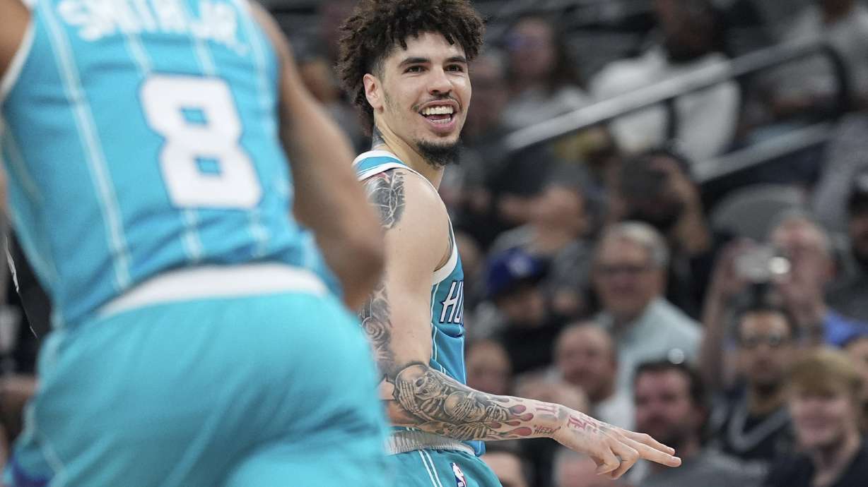 Hornets make franchise-record 26 3s and Ball has 27 points and 14 assists in 145-134 win over Spurs