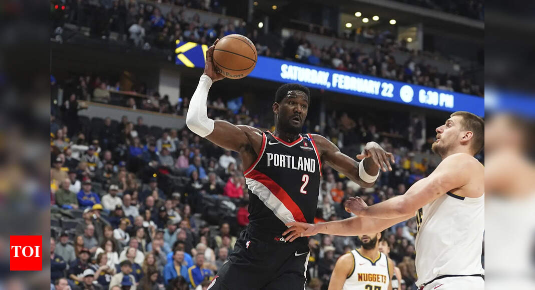 Golden State Warriors Pass on Deandre Ayton Amid Center Crisis: Smart Strategy or Missed Opportunity? | NBA News