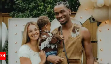 Shai Gilgeous-Alexander’s adorable son Ares steals the spotlight during NBA finals family portrait session | NBA News