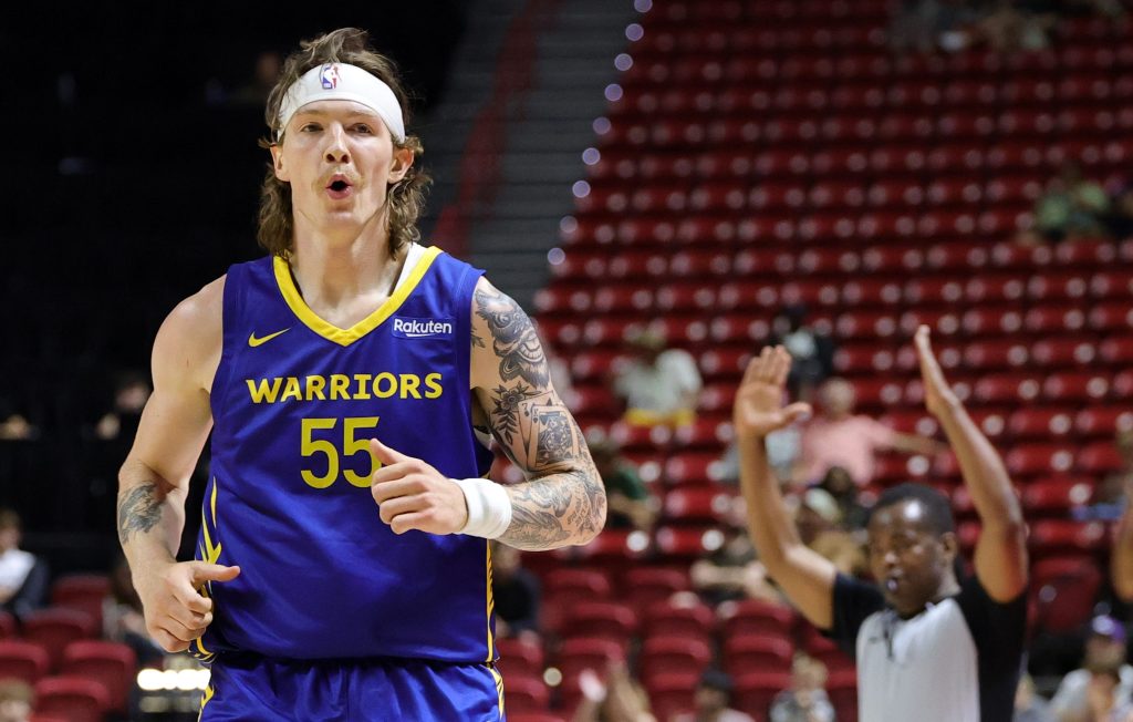 Gabe Madsen makes six first-half 3s