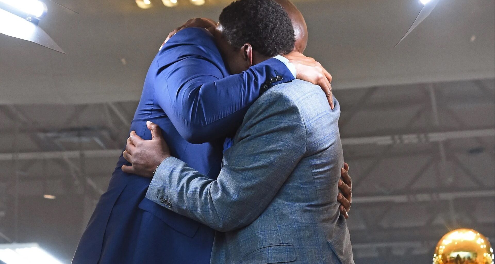 'Let me apologize if I hurt you' - Magic Johnson and Isiah Thomas burst into tears together after settling decades-long beef