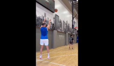 Sports Illustrated - Mavs' Klay Thompson Drains an…