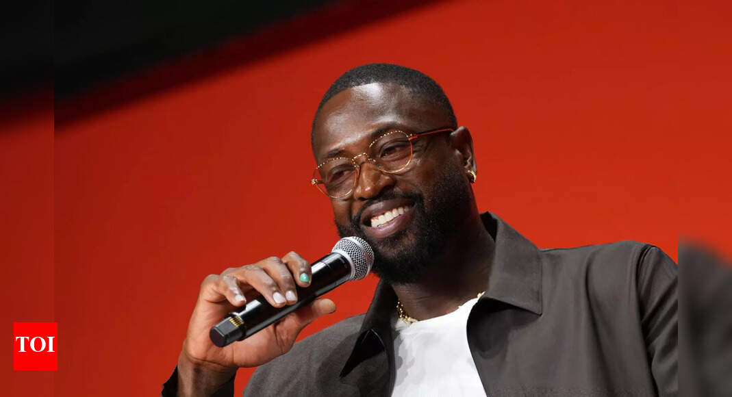 Dwyane Wade has first-hand experience on how Ty Lue will manage a star-studded Los Angeles Clippers lineup | NBA News