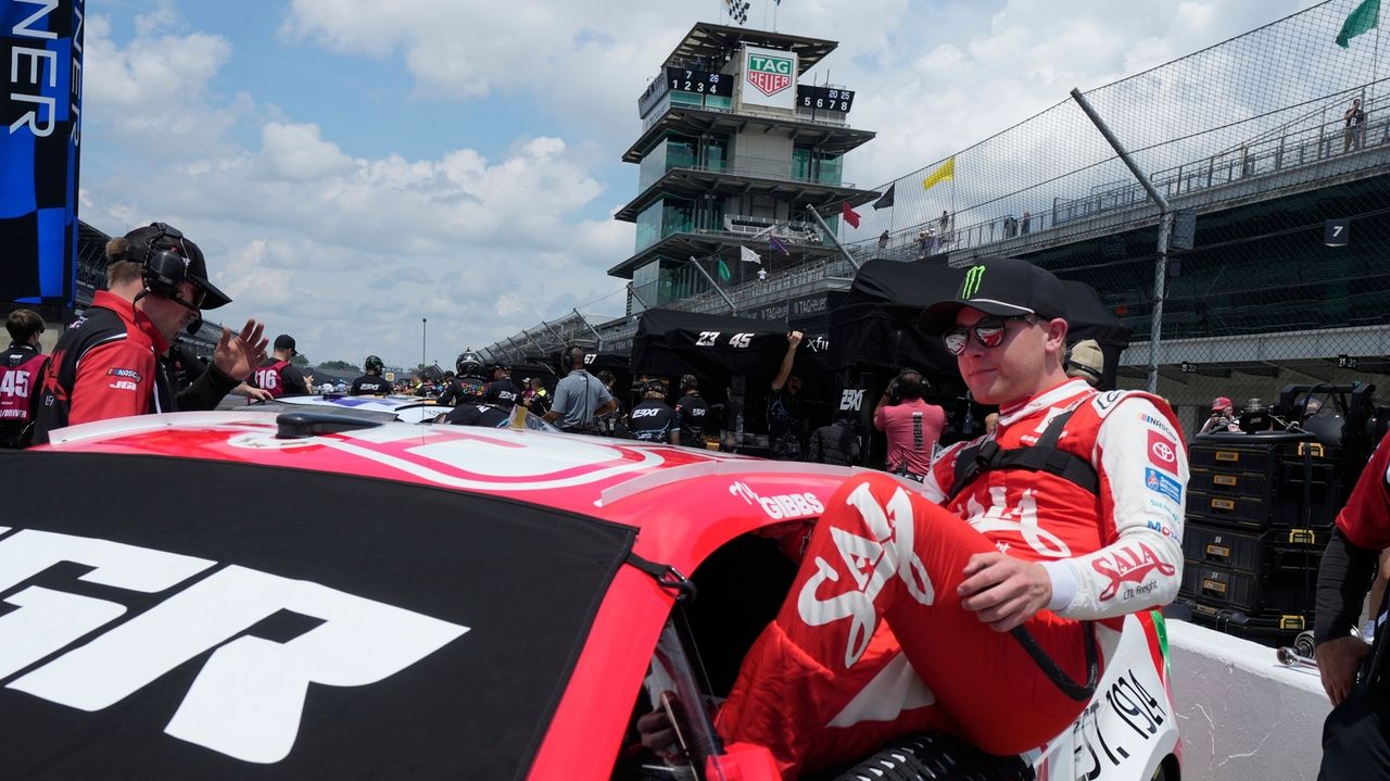 $1 million In-Season Challenge prize sets up the Brickyard 400 for split-screen racing