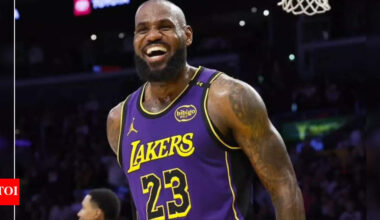 "Do You Think LJ Will Give Up This Season?" - NBA Analyst Comments on LeBron James Reported Interested in Potential Move to the Dallas Mavericks | NBA News