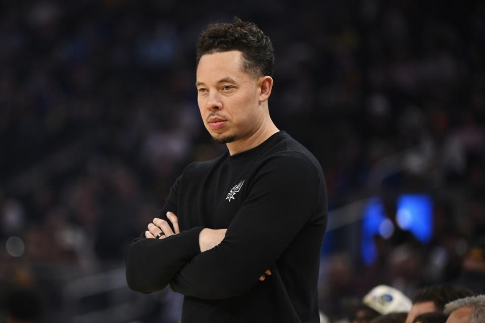 San Antonio Spurs v Golden State Warriors