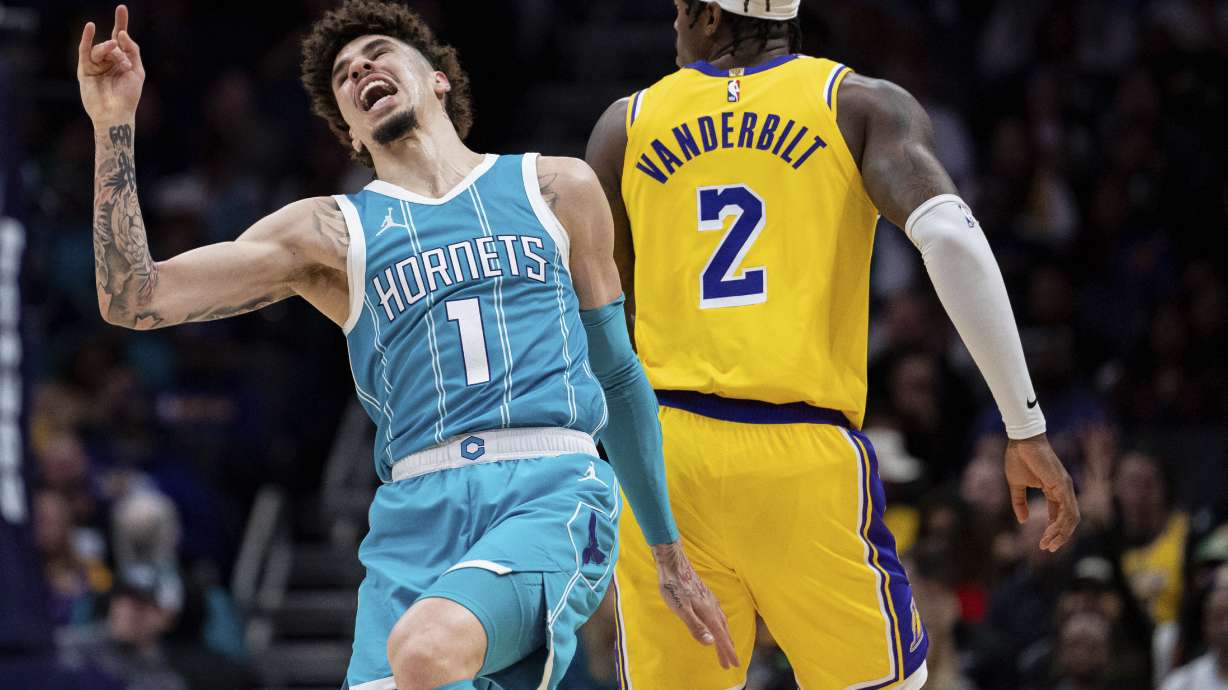 Charlotte's LaMelo Ball leaves game against Lakers in second quarter with left ankle injury