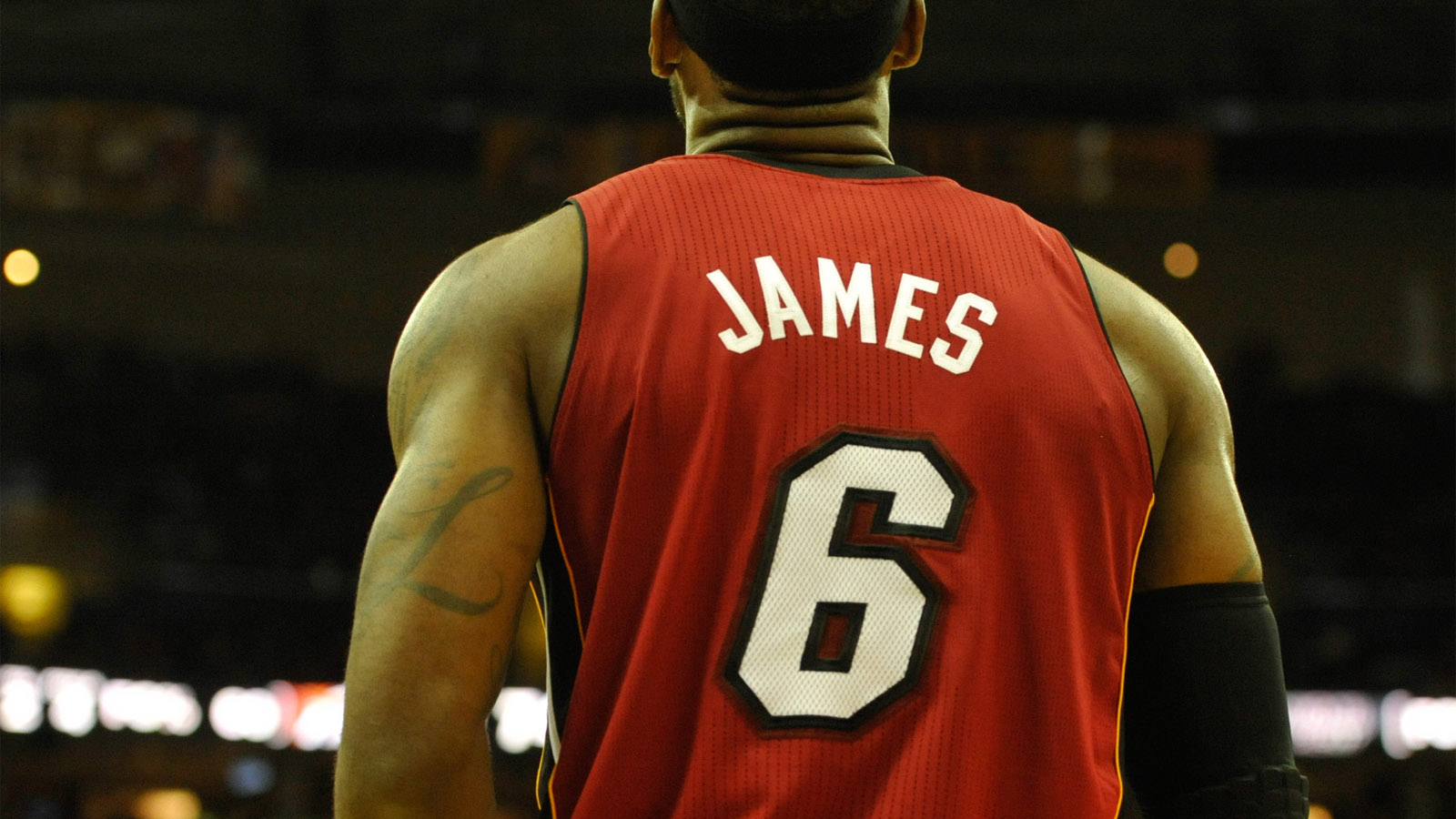 Miami-Heat-forward-LeBron-James-jersey