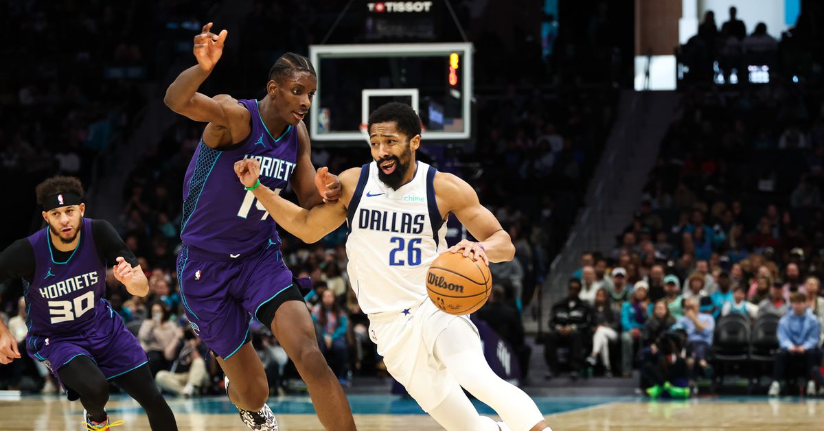 Spencer Dinwiddie signs free agent deal with Charlotte Hornets