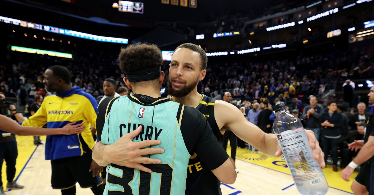 NBA scores: Steph Curry, Warriors blow out Hornets