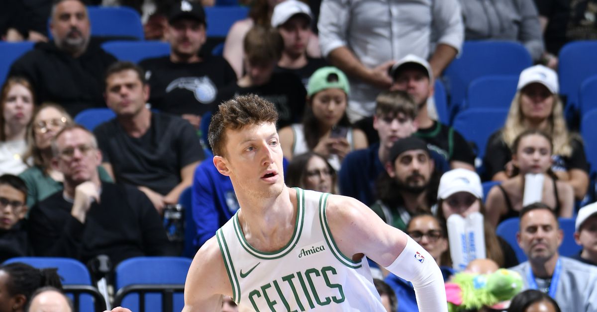 Celtics free agent signs with Charlotte Hornets