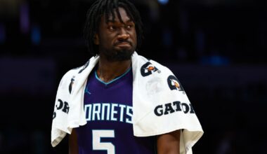 Phoenix traded for Mark Williams, now they have to figure out what he’s worth