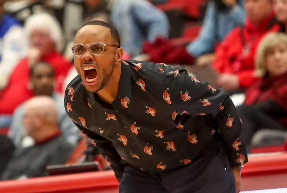 TSU head coach Brian Penny Collins yells to his players from the sideline in an Ohio Valley Conference basketball game between the Austin Peay Governors and Tennessee State Tigers.© Henry Taylor/The Leaf-Chronicle, Clarksville Leaf-Chronicle via Imagn Content Services, LLC