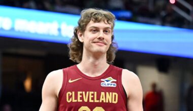 Cleveland Cavaliers officially sign Luke Travers to two-way deal