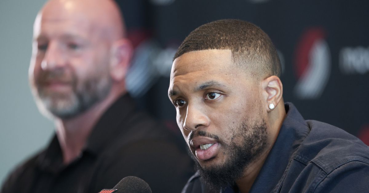 Damian Lillard ‘Reminds Us What Loyalty Looks Like’ for Trail Blazers