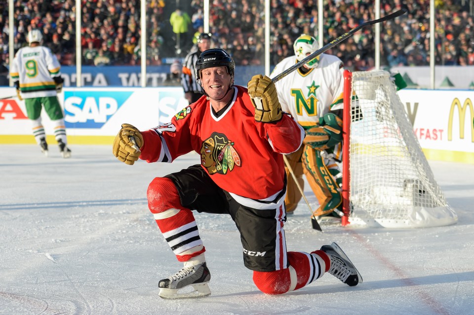 Former Blackhawks star Roenick played golf with Jordan in the 1990s