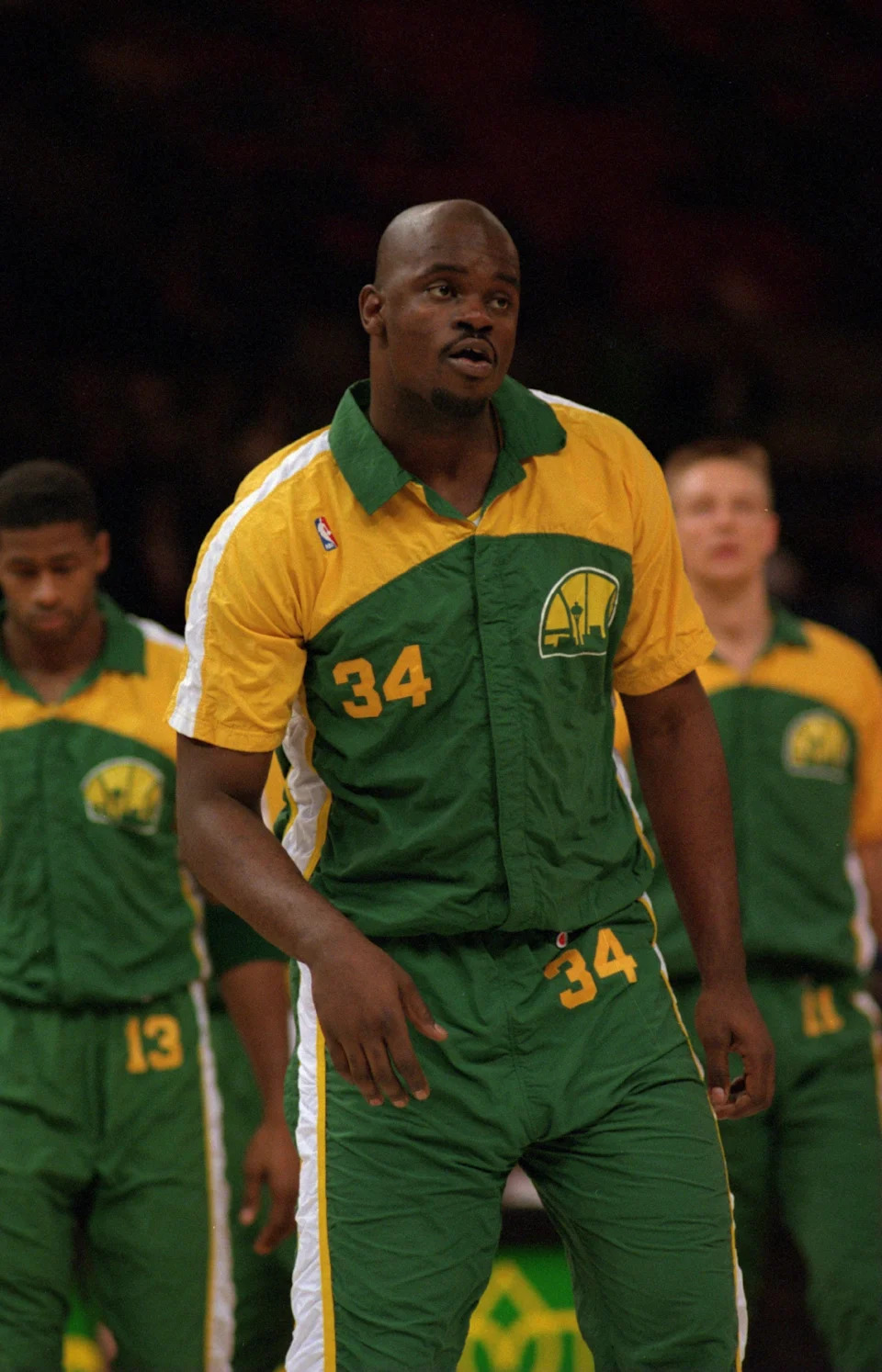 17 FEB 1995: SEATTLE SUPERSONICS CENTER DONTONIO WINGFIELD WALKS ON TO THE COURT PRIOR TO THE SONICS VERSUS PORTLAND BLAZERS GAME AT BLAZERS ARENA IN PORTLAND, OREGON. Mandatory Credit: Otto Greule/ALLSPORT