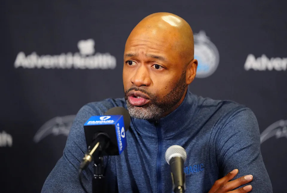 Orlando Magic head coach Jamahl Mosley© Ron Chenoy-Imagn Images