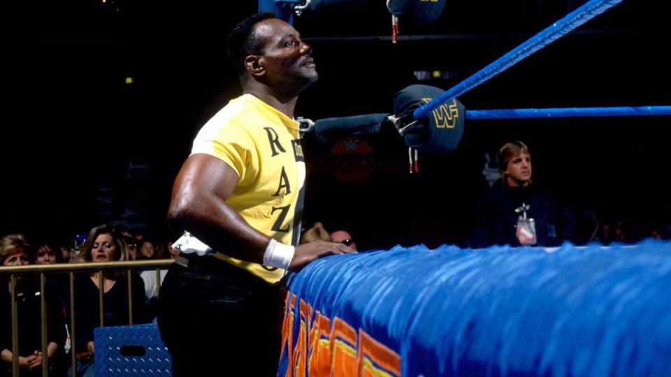 Summerslam that year featured iconic Bears running back Walter Payton as a guest enforcer