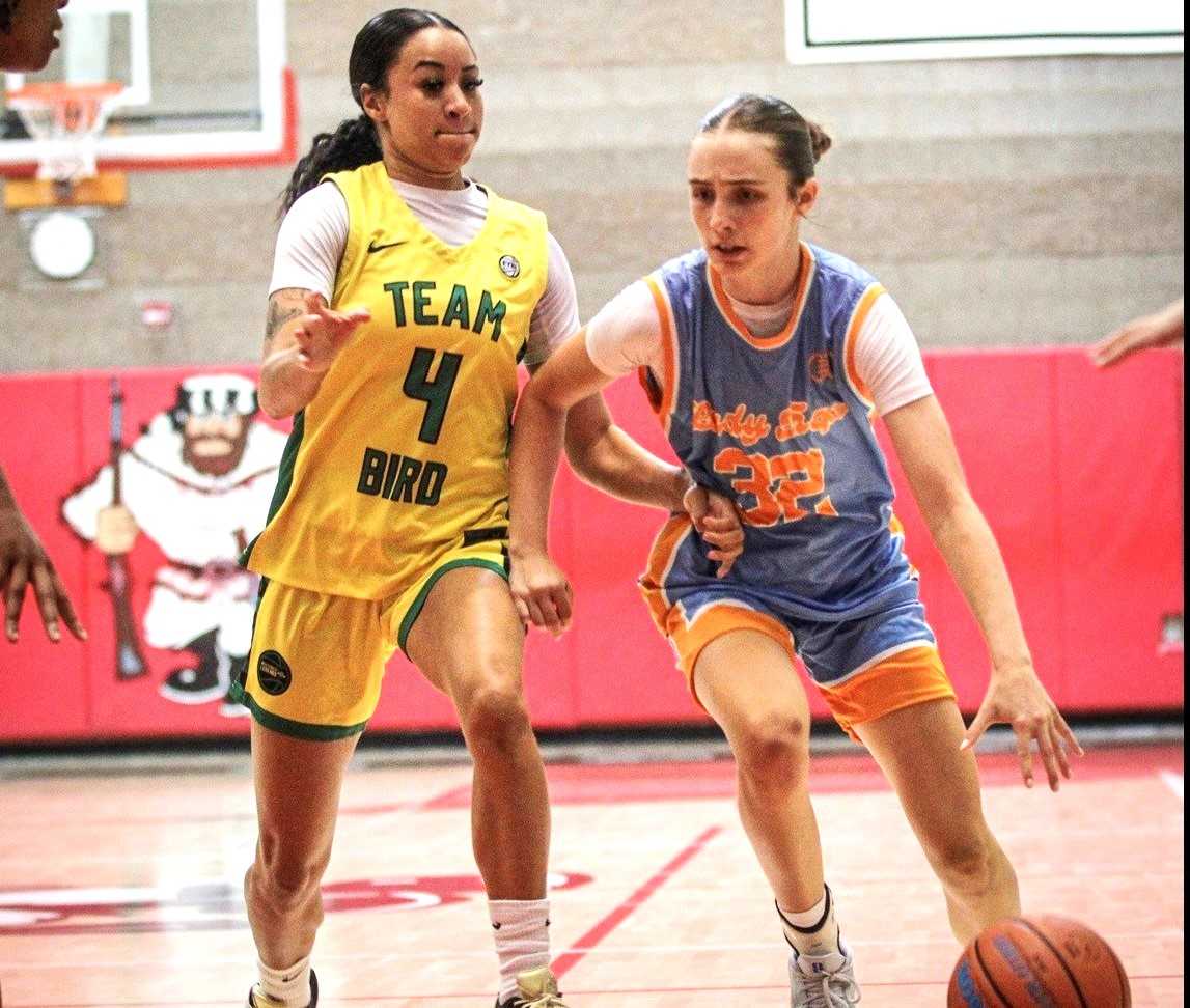 One national outlet ranks West Albany's Payton Starwalt (32) as the No. 6 point guard in the 2027 class. (Photo by Andrew Gill)