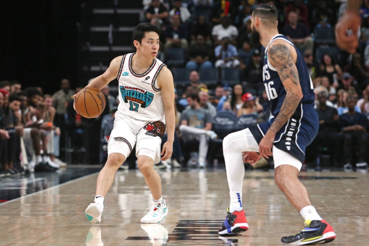Bulls sign Japanese guard Yuki Kawamura