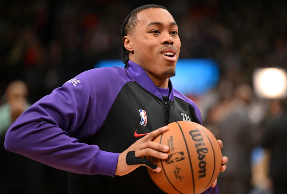 Mar 28, 2025; Toronto, Ontario, CAN; Toronto Raptors forward Scottie Barnes (4) warms up before playing the Charlotte Hornets at Scotiabank Arena. Mandatory Credit: Dan Hamilton-Imagn Images Mandatory Credit: Dan Hamilton-Imagn Images