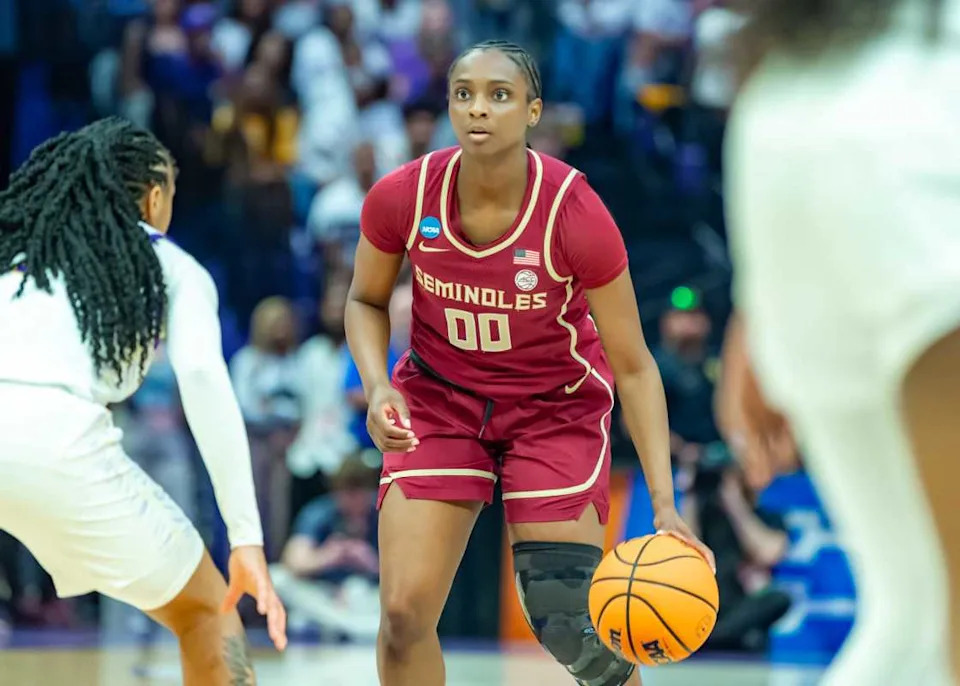New South Carolina Gamecocks guard Ta'Niya Latson © SCOTT CLAUSE / USATODAY Network / USA TODAY NETWORK via Imagn Images