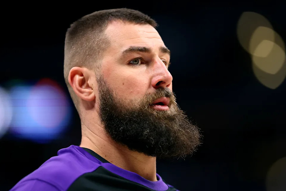 Jonas Valanciunas ended speculation that he wouldn't report to the Nuggets amid reported offers from Greece's Panathinaikos.